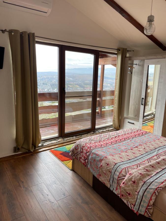 トゥルダ Wineyards Salin Bed & Breakfast エクステリア 写真