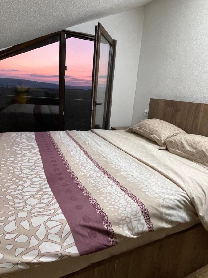 トゥルダ Wineyards Salin Bed & Breakfast エクステリア 写真