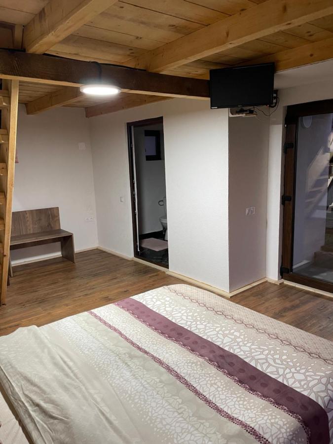 トゥルダ Wineyards Salin Bed & Breakfast エクステリア 写真