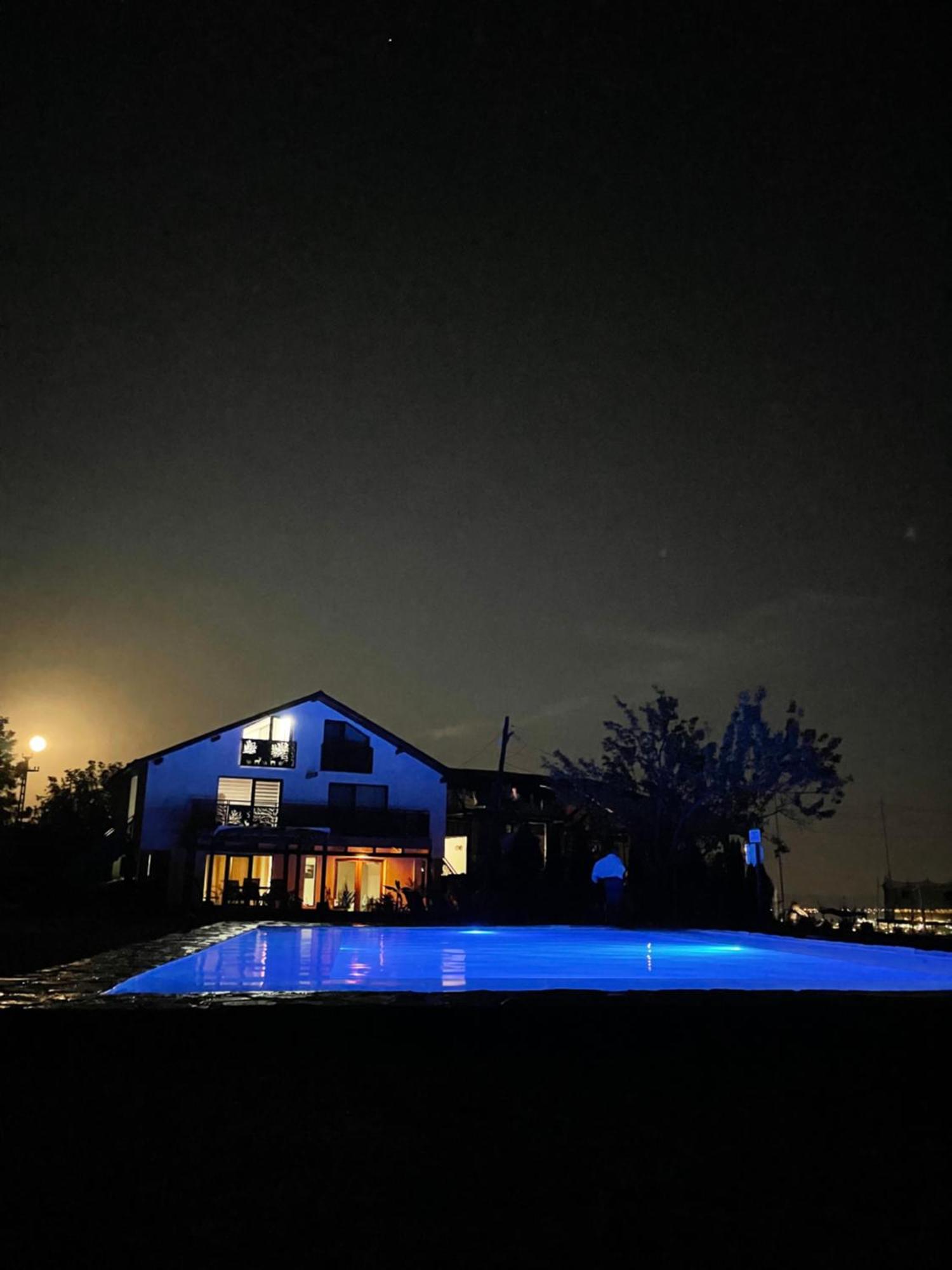 トゥルダ Wineyards Salin Bed & Breakfast エクステリア 写真